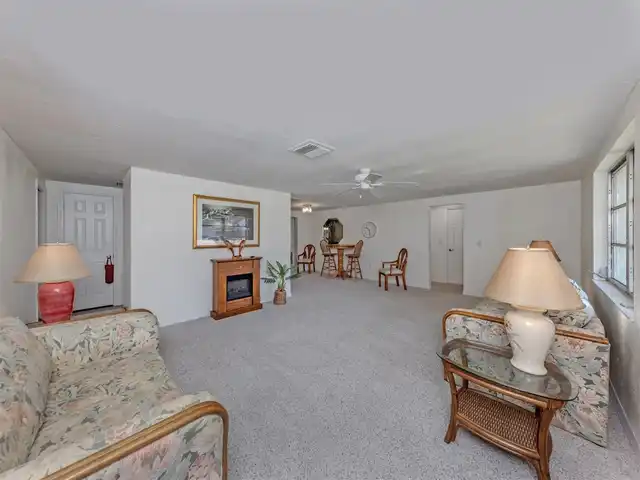 Listing Photo 16