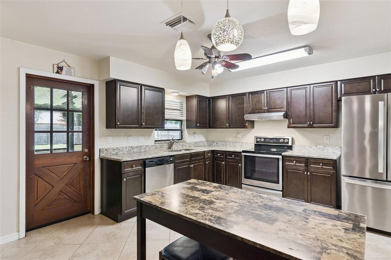 Listing Photo 18