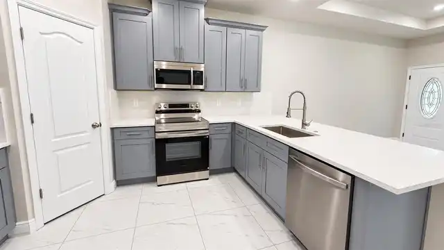 Listing Photo 11