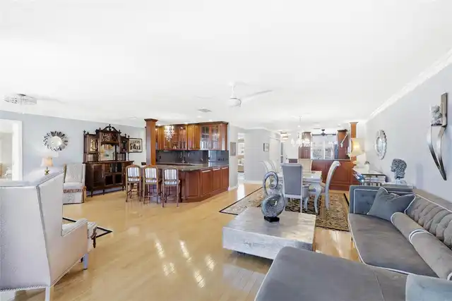 Listing Photo 7