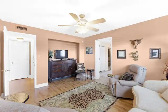 Listing Photo 14