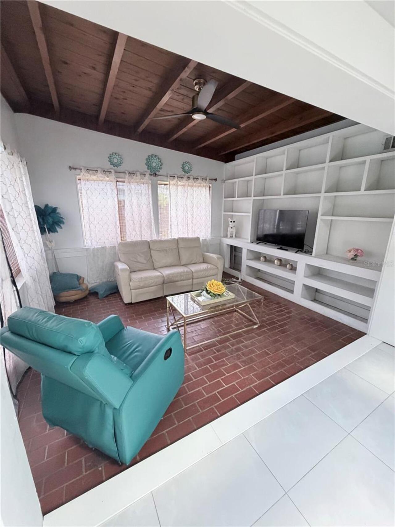 Listing Photo 8