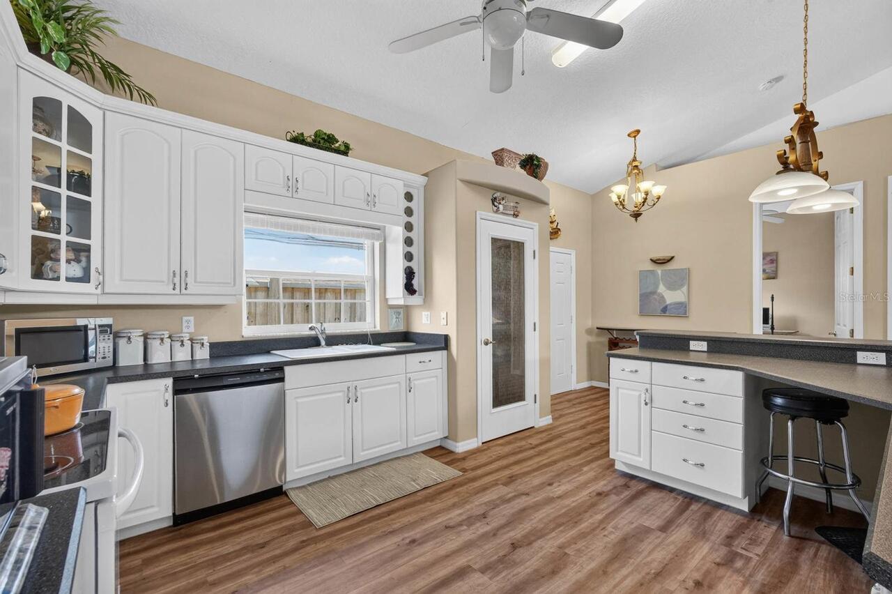 Listing Photo 17