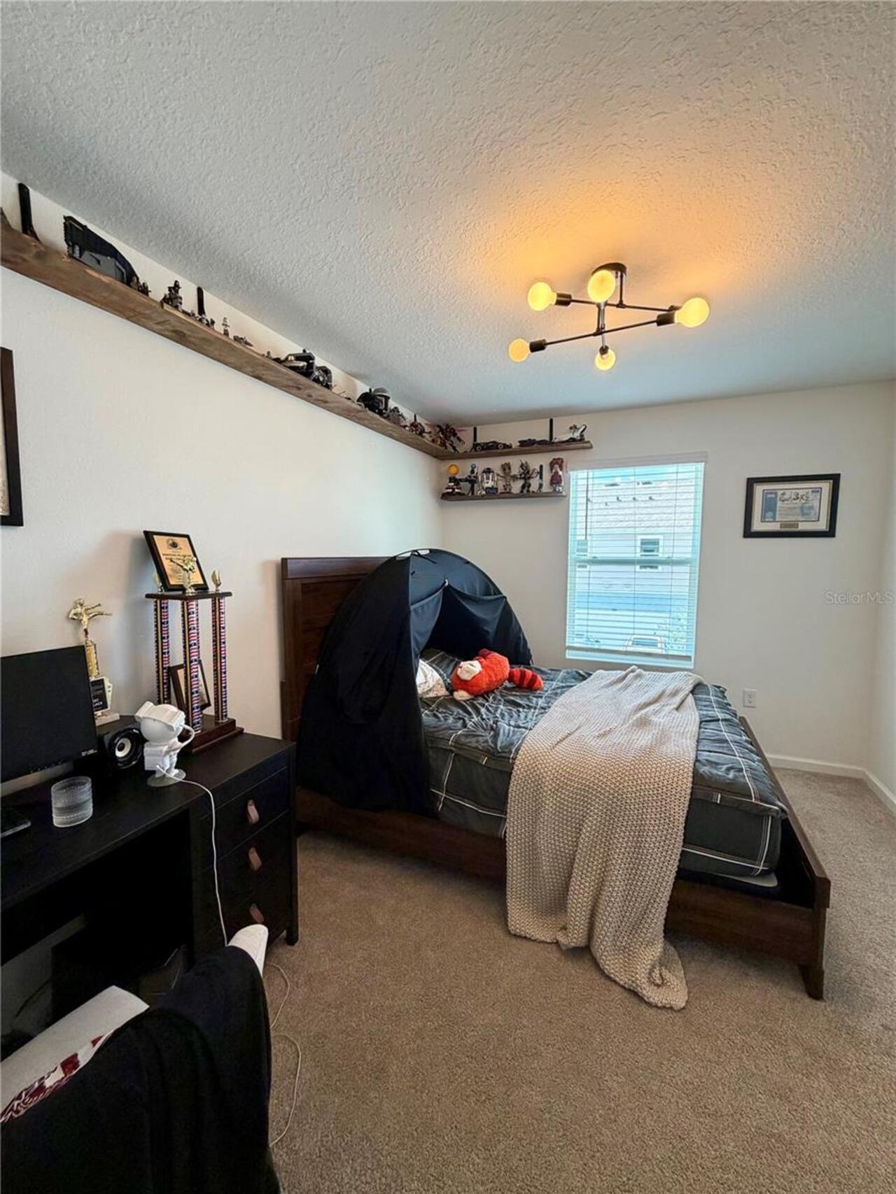 Listing Photo 9