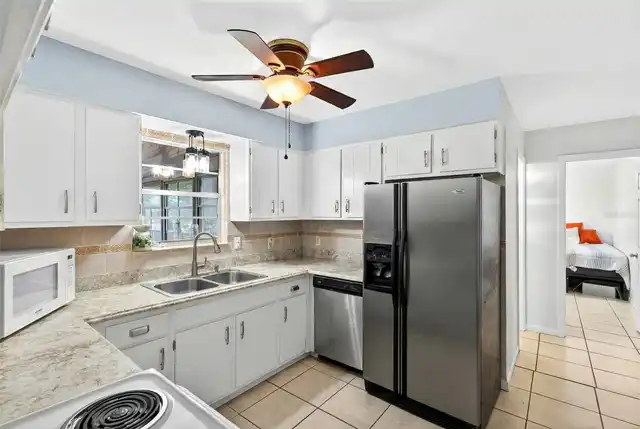 Listing Photo 10