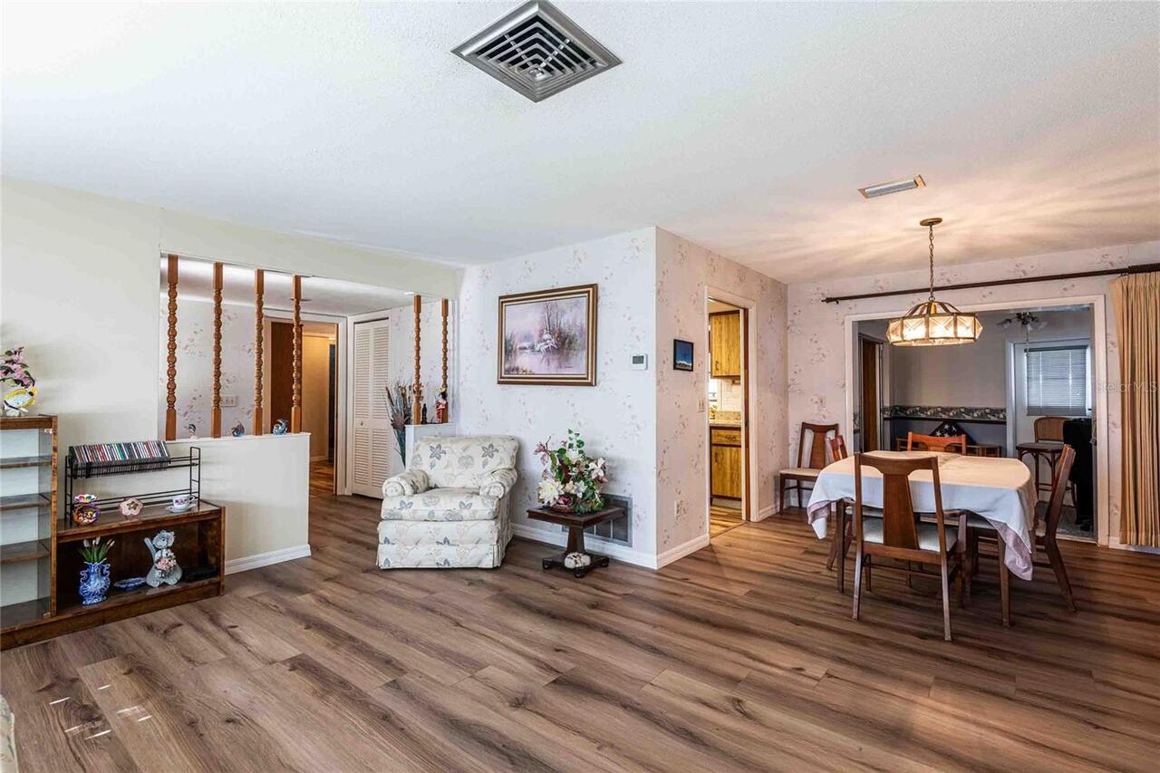 Listing Photo 8