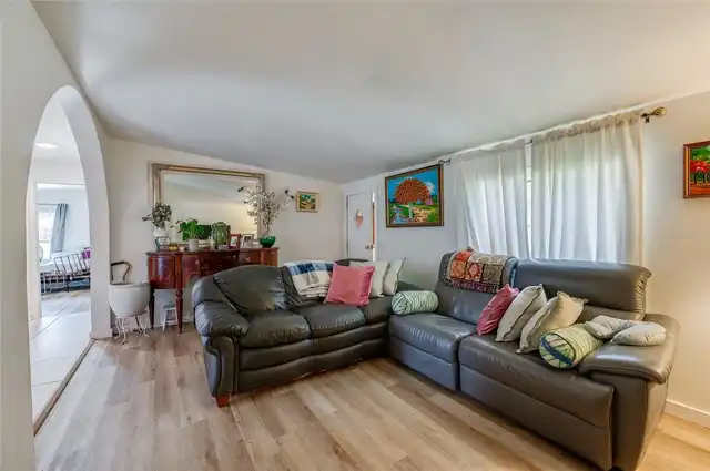 Listing Photo 16