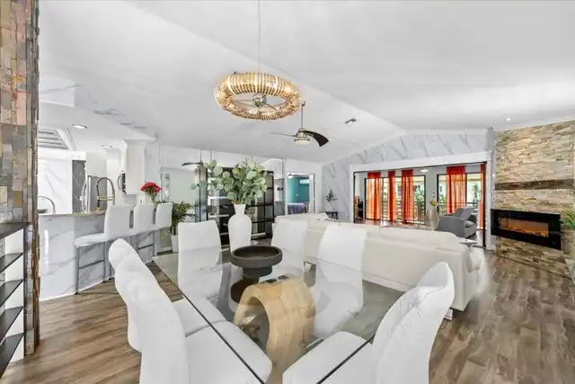 Listing Photo 11