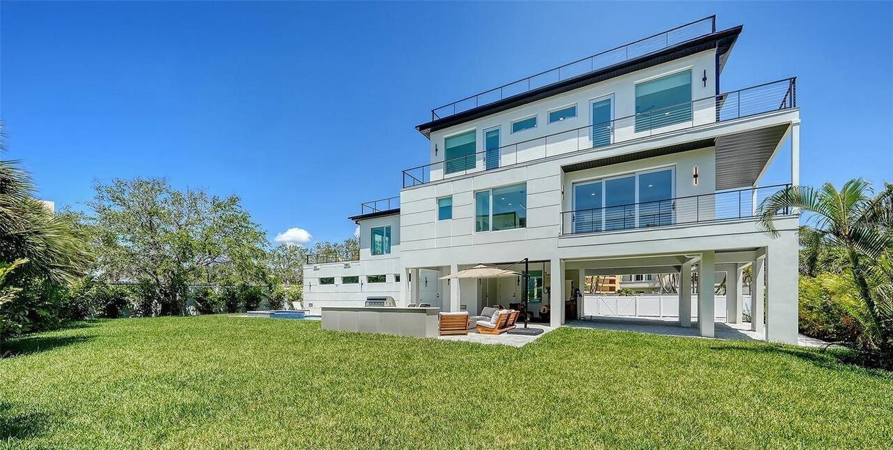 Listing Photo 11