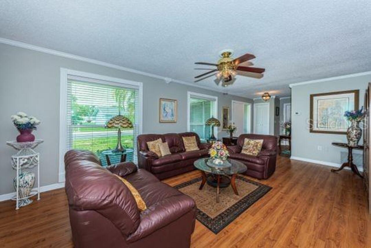 Listing Photo 8