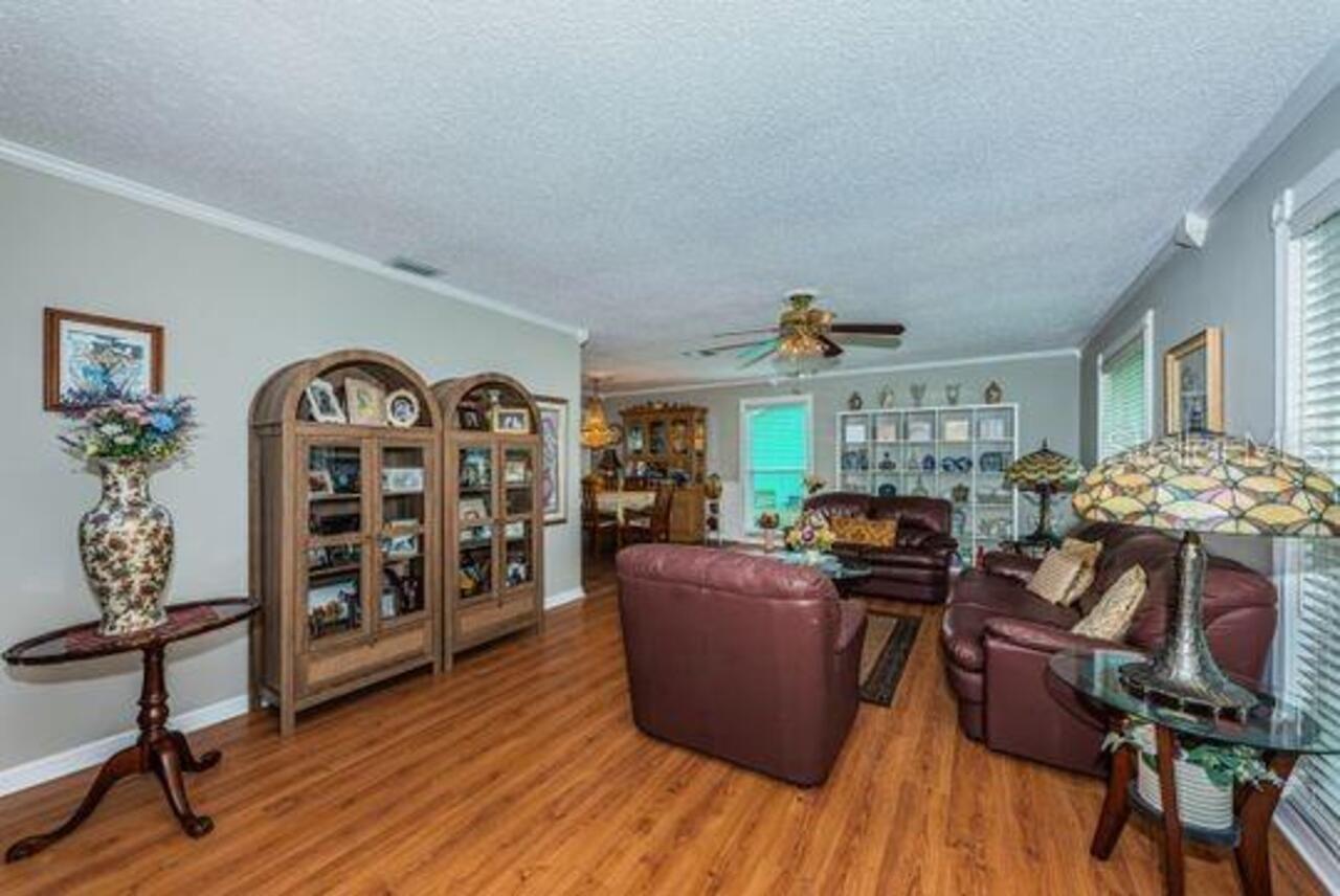 Listing Photo 9