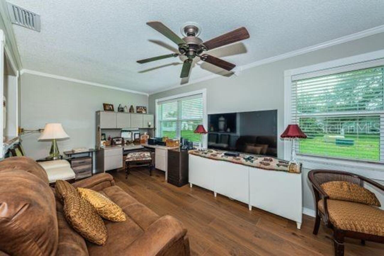 Listing Photo 18