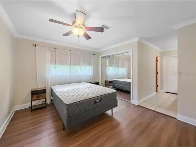 Listing Photo 9