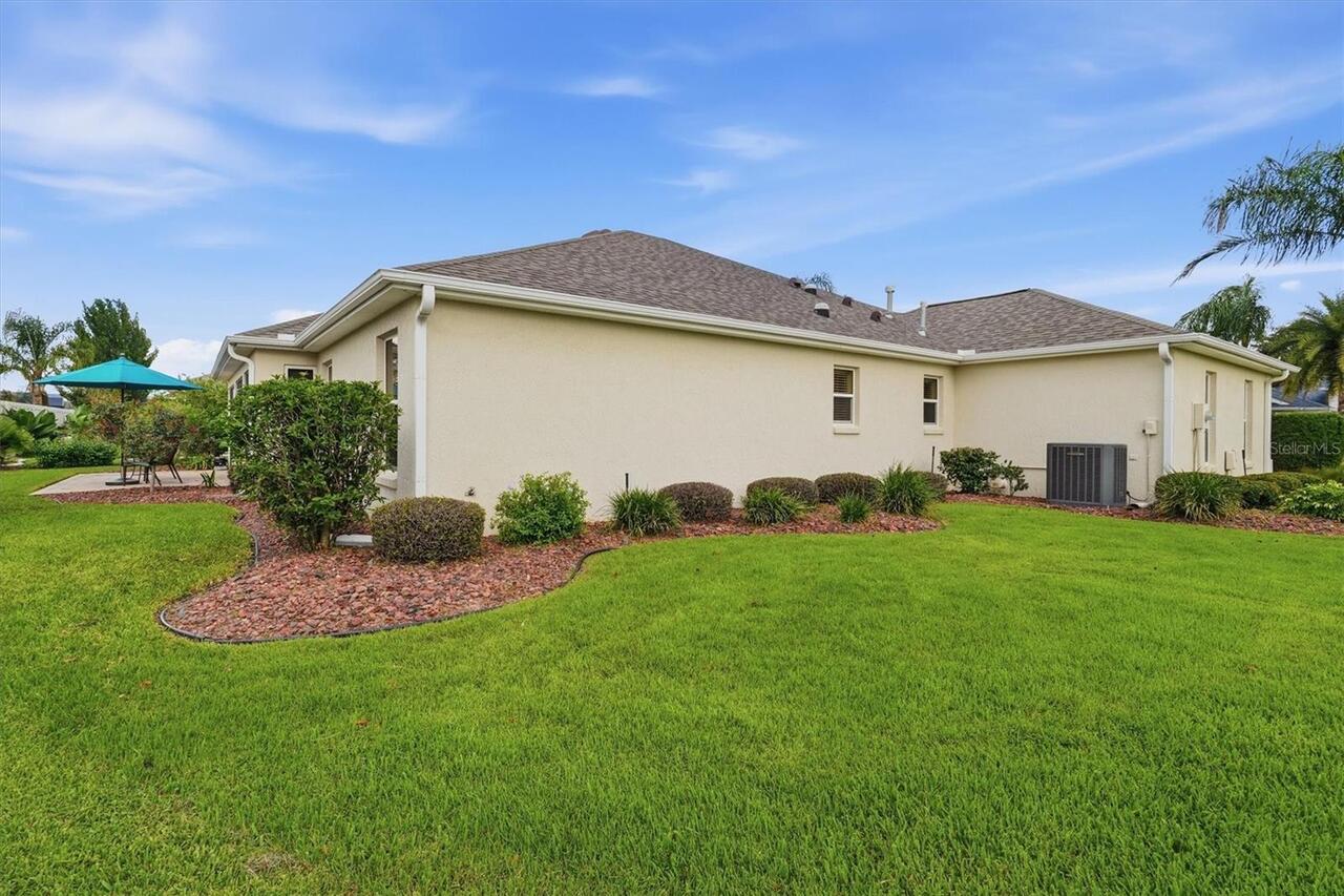 Listing Photo 11