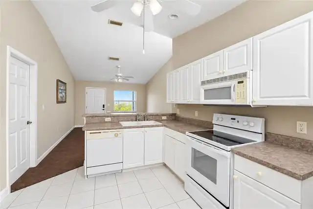 Listing Photo 12