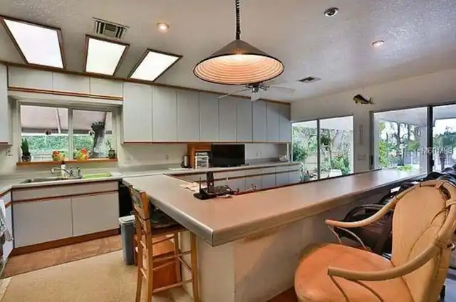 Listing Photo 11