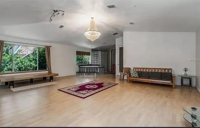 Listing Photo 13