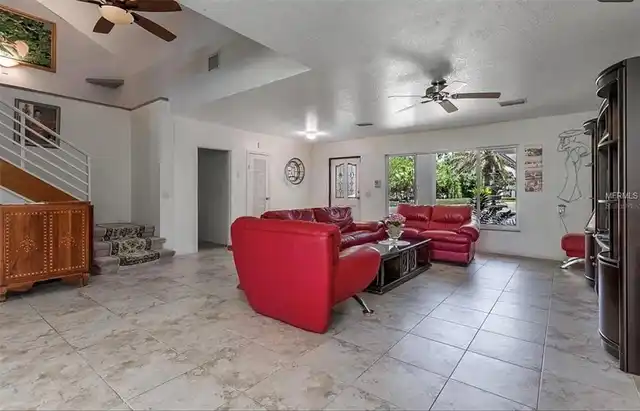 Listing Photo 17