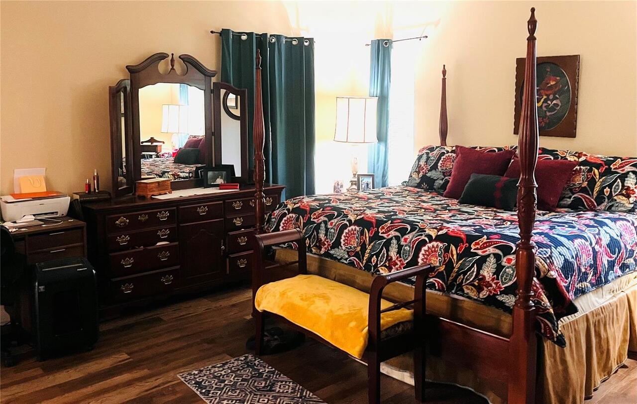 Listing Photo 9
