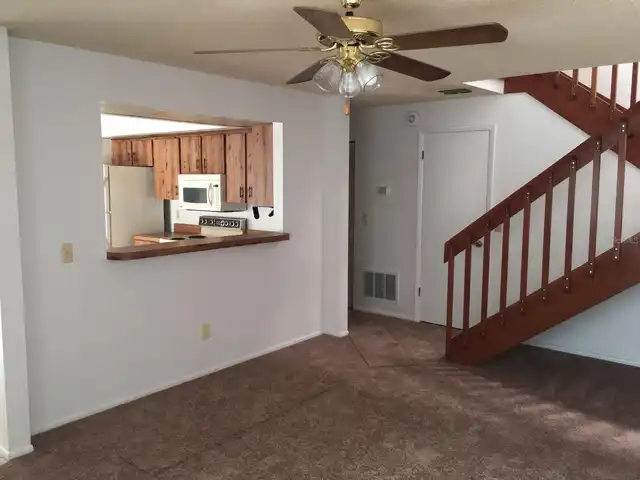 Listing Photo 11
