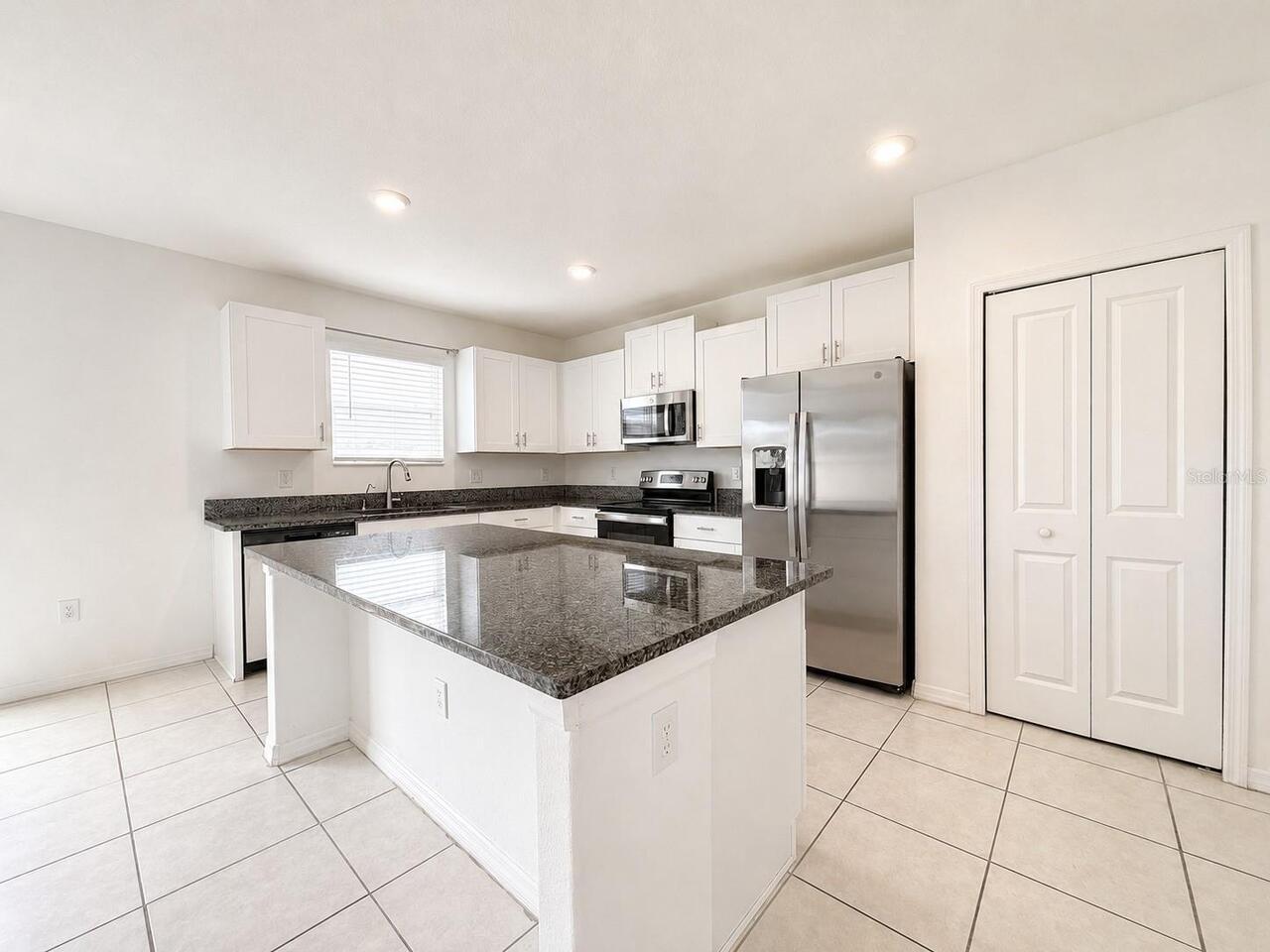 Listing Photo 8