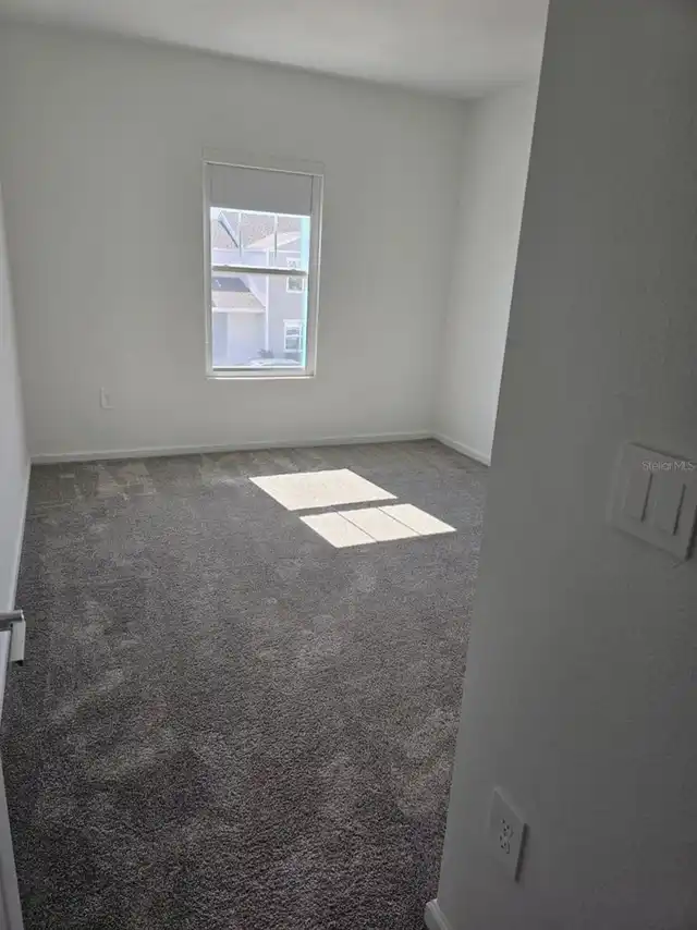 Listing Photo 12