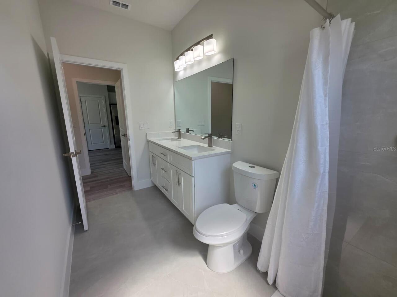 Listing Photo 12