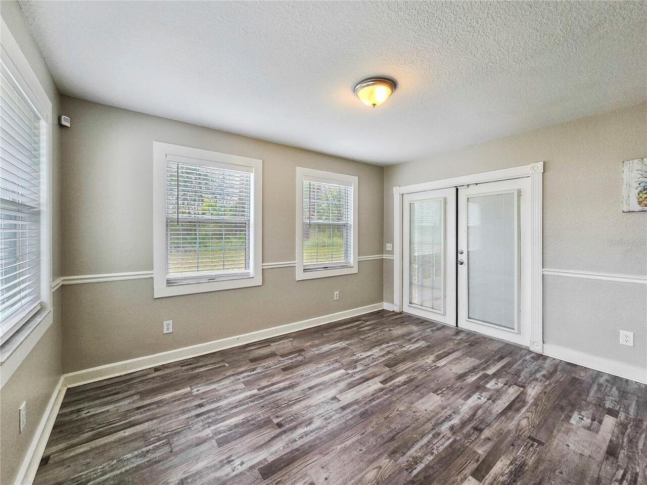 Listing Photo 9