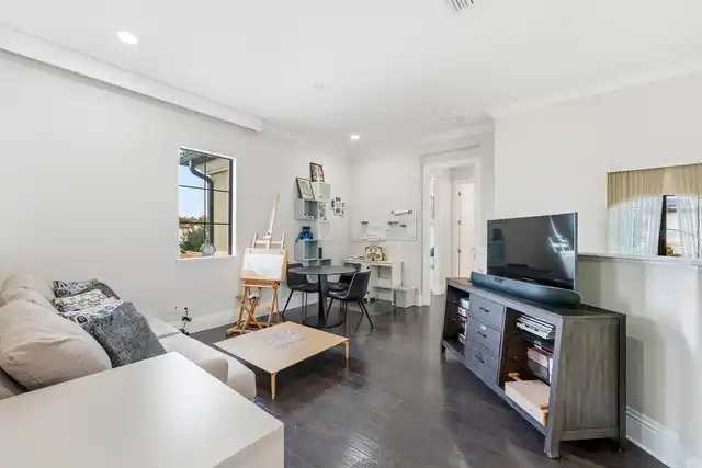 Listing Photo 18