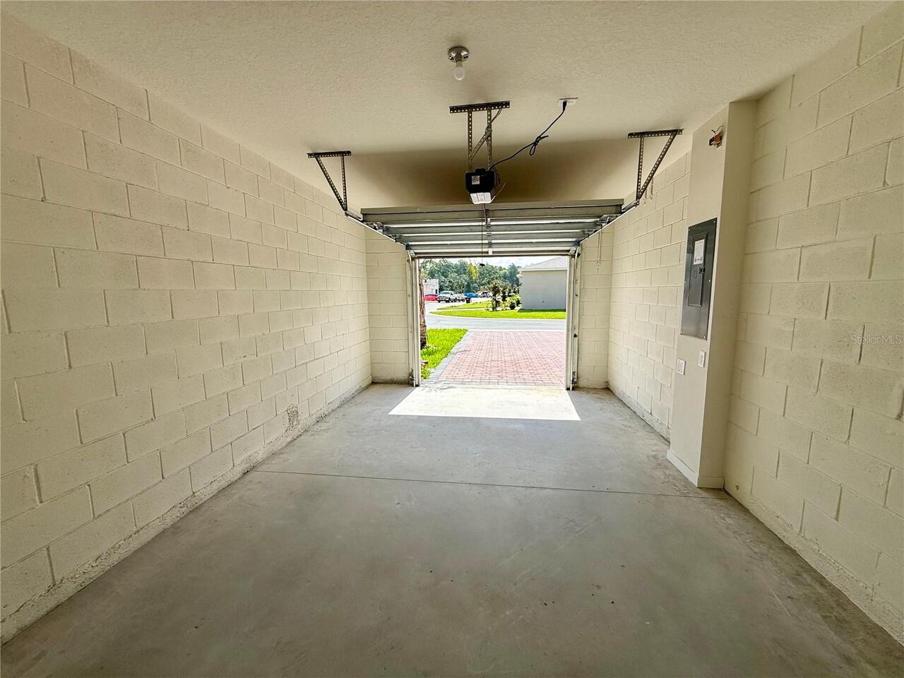 Listing Photo 12