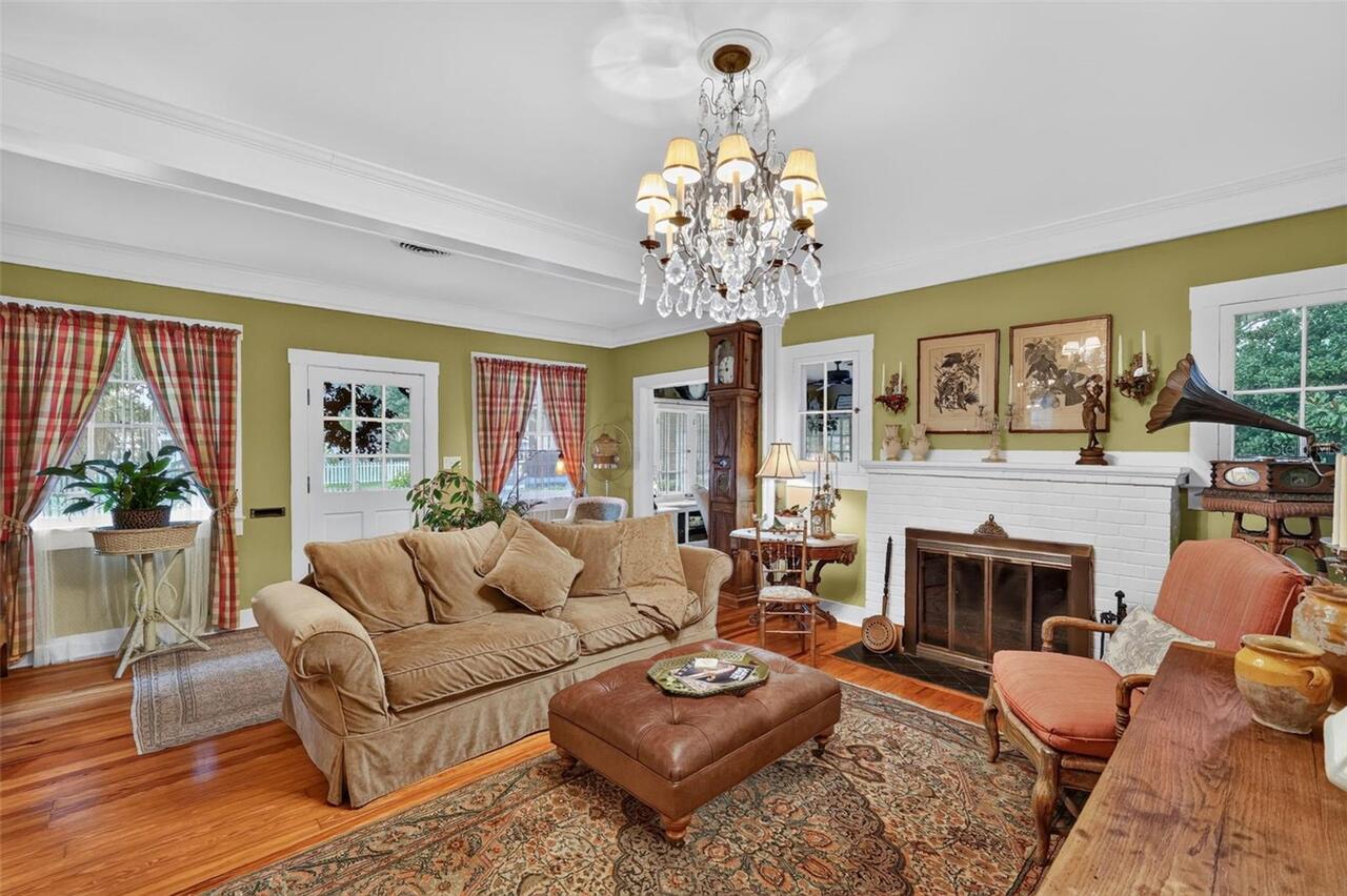 Listing Photo 6