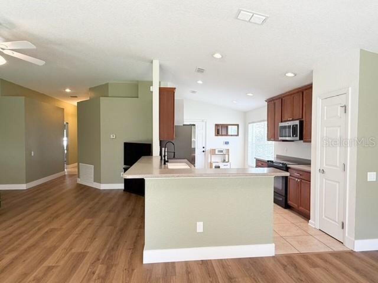 Listing Photo 10