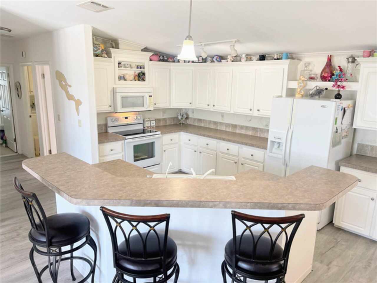 Listing Photo 10