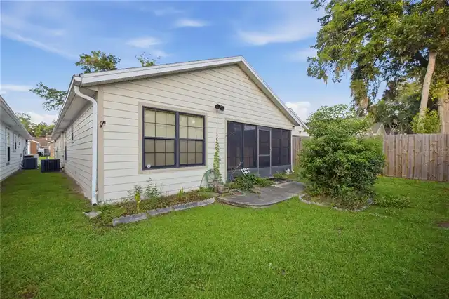 Listing Photo 9