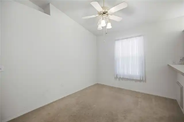 Listing Photo 12