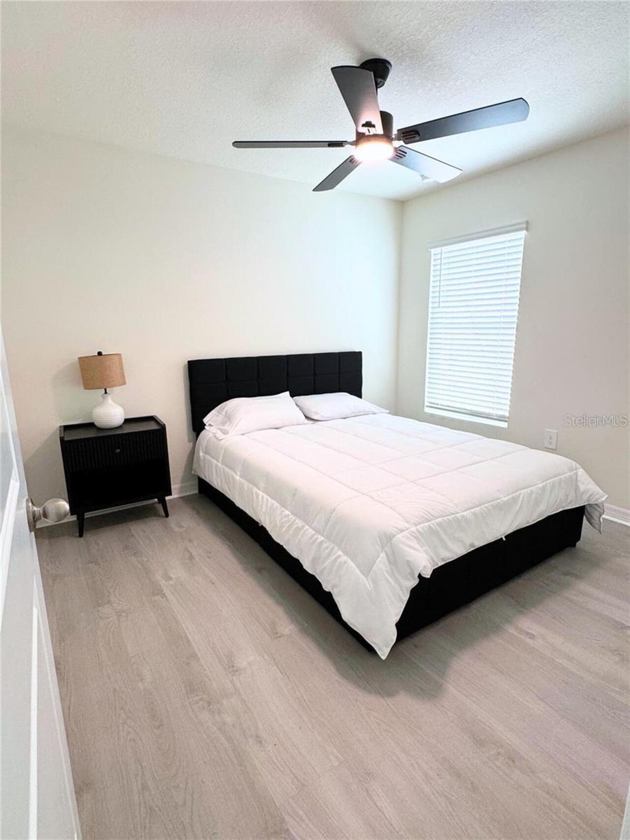 Listing Photo 12