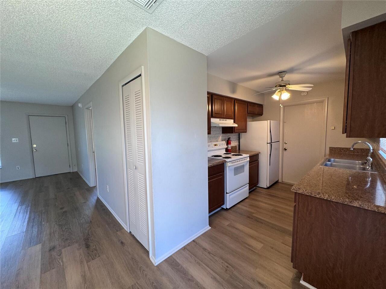 Listing Photo 7