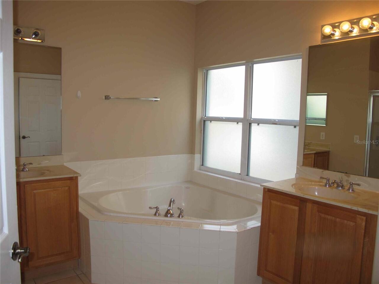 Listing Photo 14