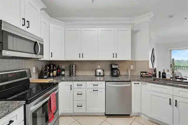 Listing Photo 9
