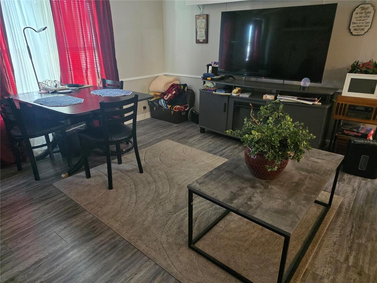 Listing Photo 8