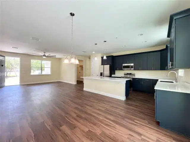 Listing Photo 9