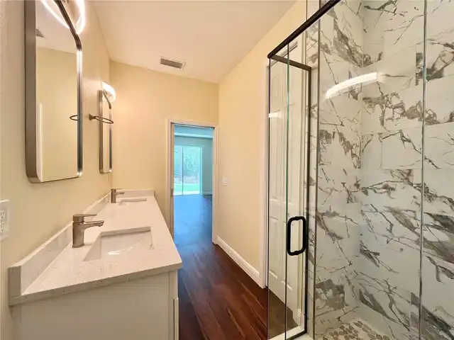 Listing Photo 24