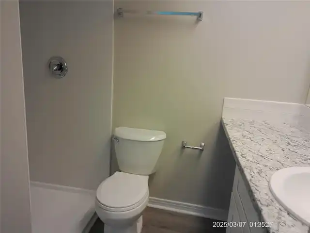 Listing Photo 8