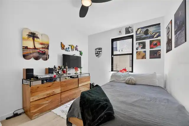 Listing Photo 14