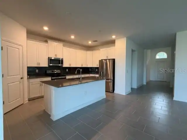 Listing Photo 6