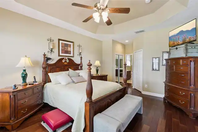 Listing Photo 18