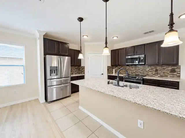 Listing Photo 7