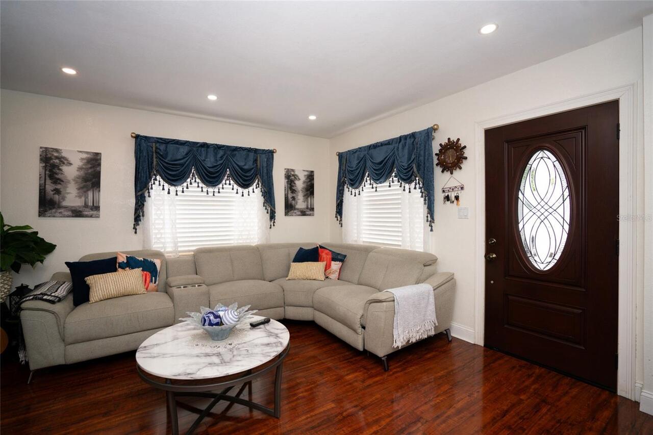 Listing Photo 6