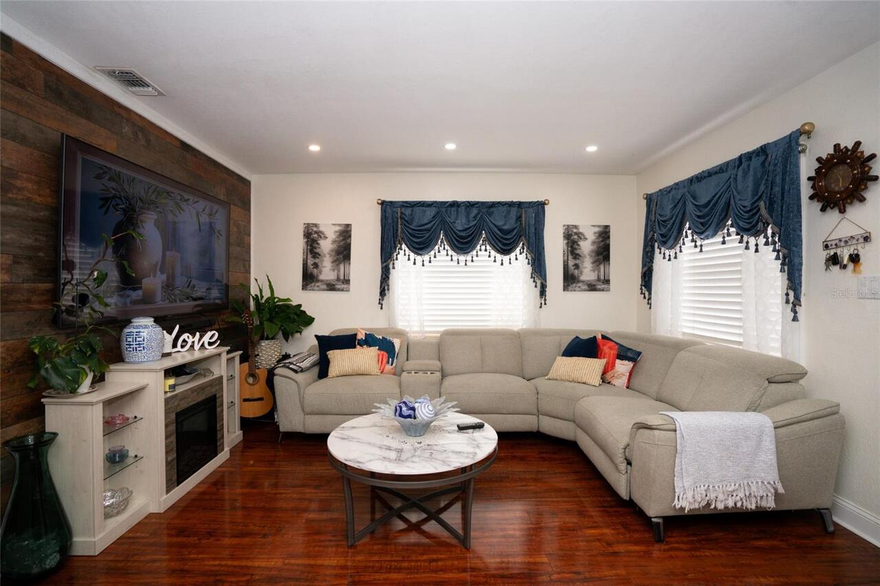 Listing Photo 7