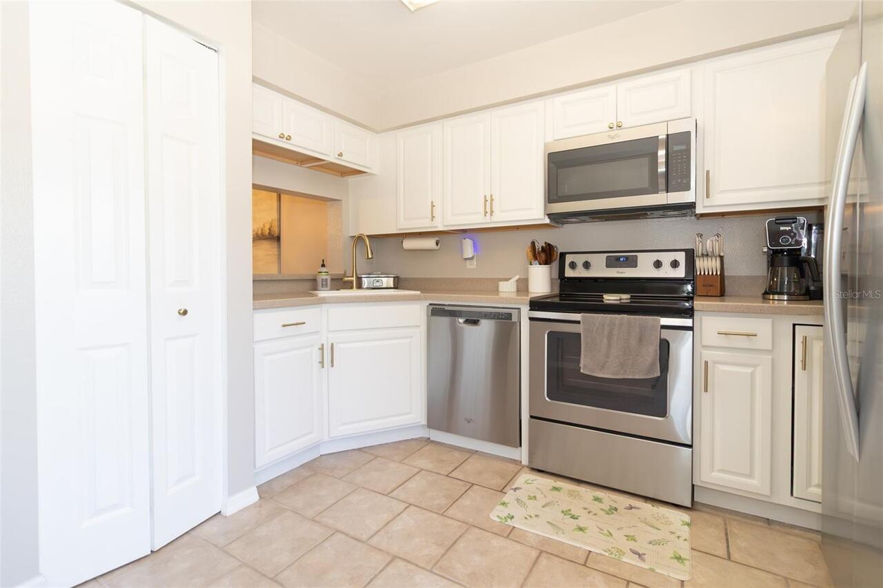 Listing Photo 11